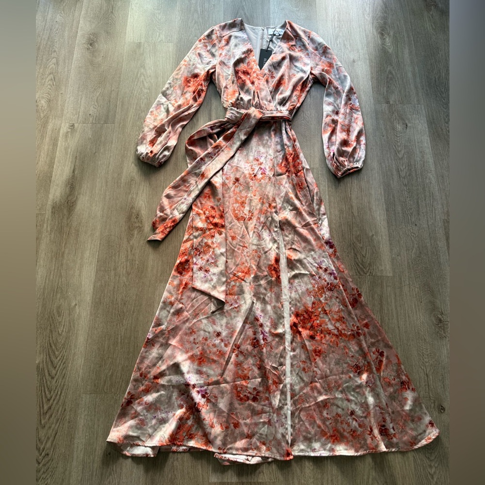 elliatt piper orange floral print satin long sleeve belted maxi dress size small